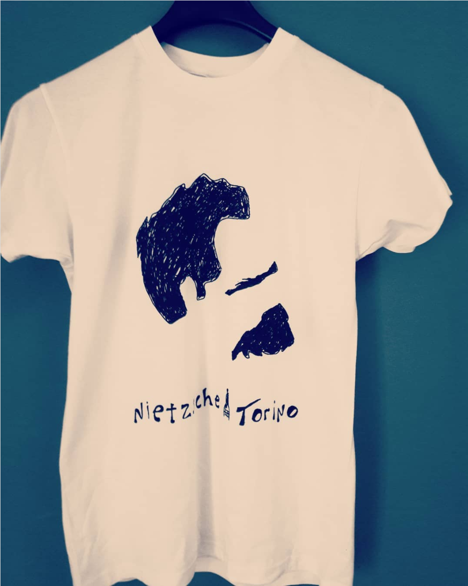 La T-shirt di NIETZSCHE A TORINO