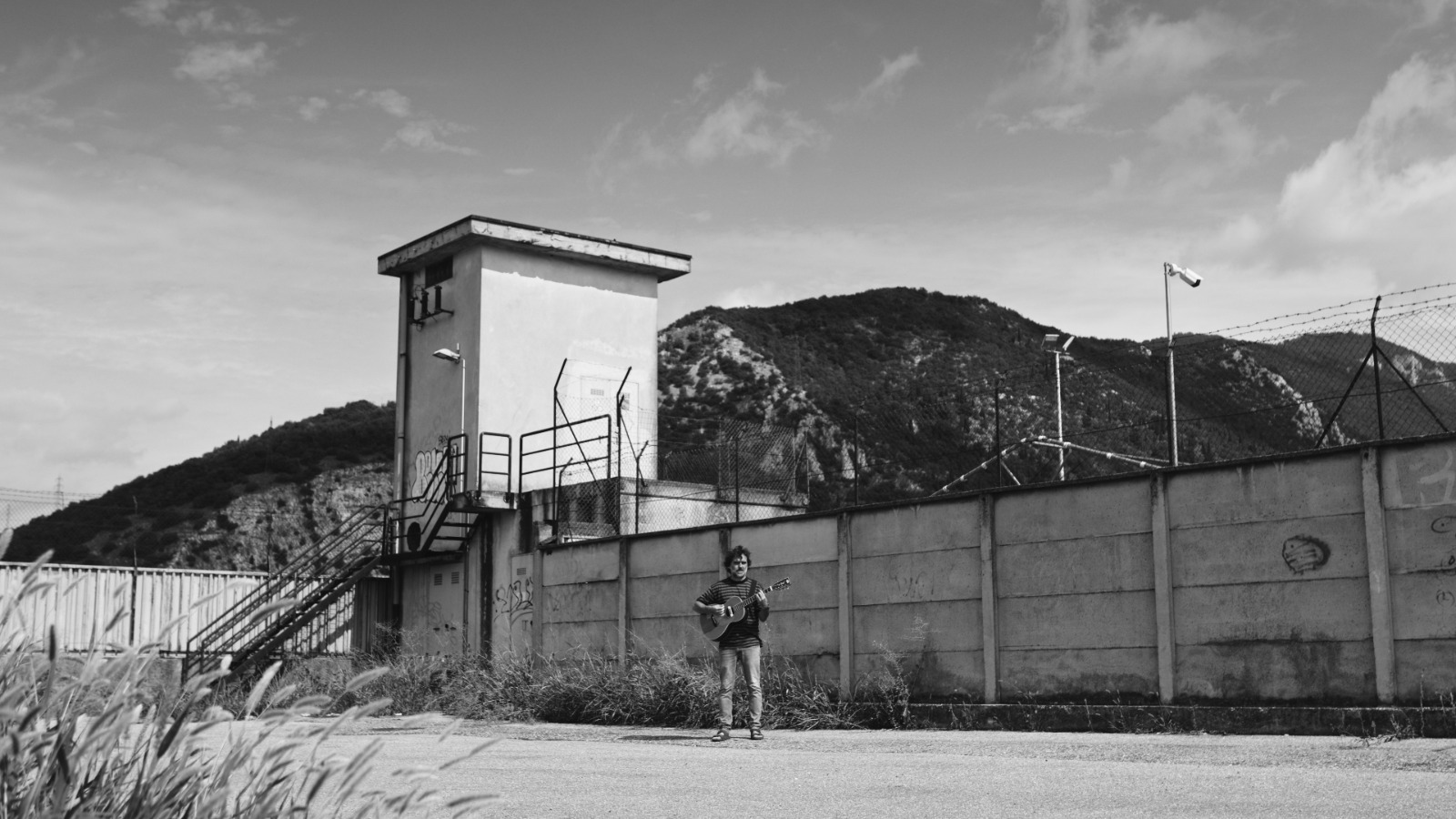 Videoclip Below Sea Level 1