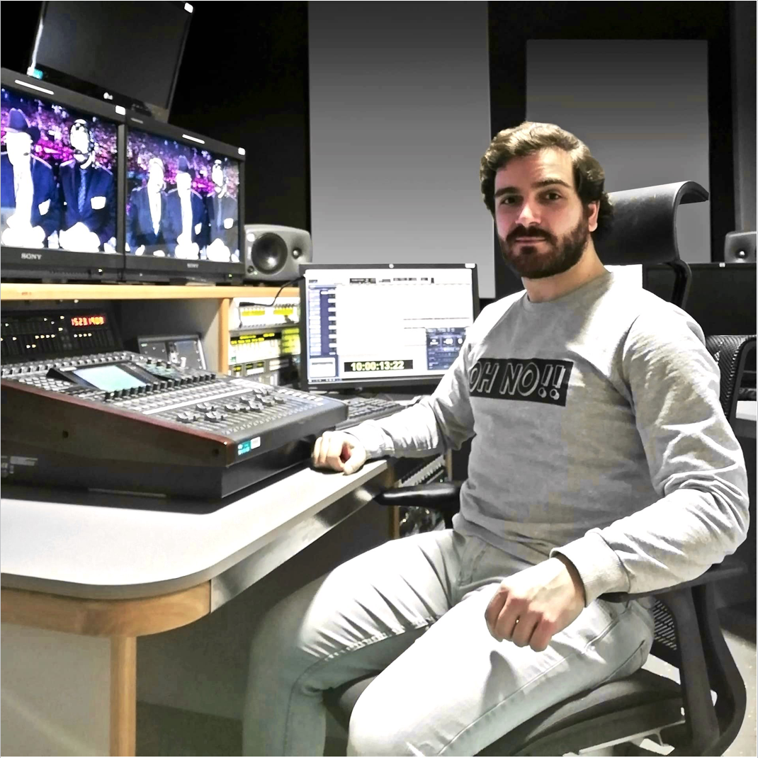 Fabio Bruno, classe '94 è un fonico di post produzione e sound designer. Dopo aver frequentato il liceo linguistico decide di formarsi presso il SAE Institute di Milano, dove nel 2016 consegue il Bachelor of Arts with Honours in Produzione Audio. Sempre nel 2016 inizia uno stage presso Videoproject, società di produzione e post produzione videocinematografica con sede a Cologno Monzese, che gli permette di entrare in contatto con i ritmi frenetici delle produzioni televisive.  Nel 2018 entra a far parte di Sky Italia, all'interno della quale svolge il ruolo di Audio Specialist, occupandosi sia degli eventi sportivi in diretta che della post produzione dei magazine sportivi settimanali. Nel 2019 lavora alla post produzione audio de La Viaggiatrice.