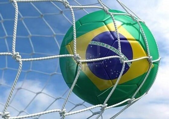 Risultati immagini per calcio brasiliano immagini