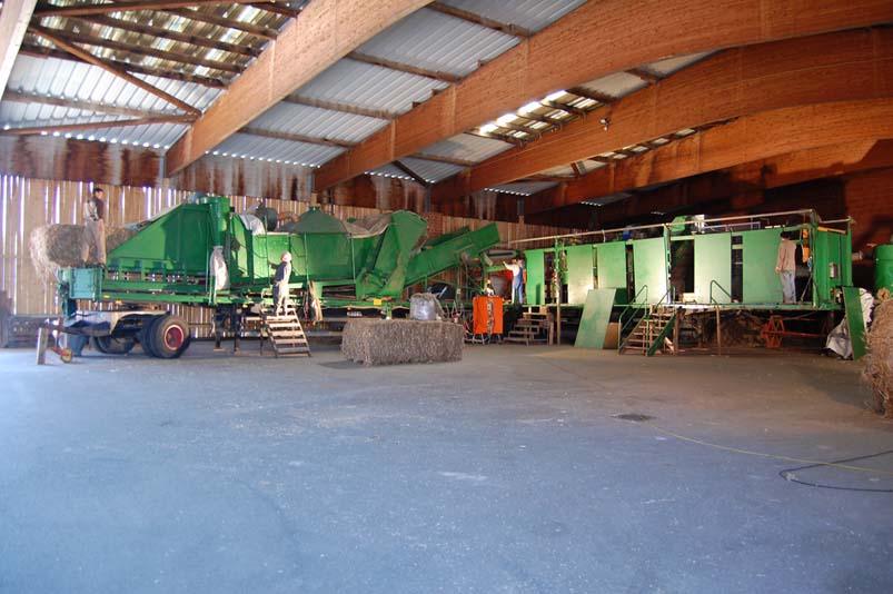 CanaPadana Srl - coltivazione e lavorazione di canapa biologica/preparazione iniziale (cultivation and processing of organic hemp/initial preparation)