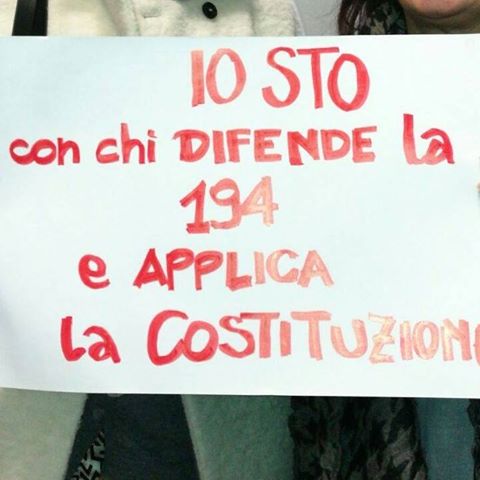 Solidarietà a Stefania Favoino, sotto processo per aver applicato la Costituzione difendendo la legge 194!