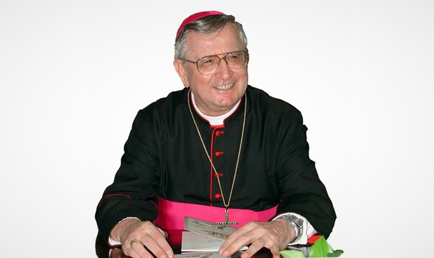 MONS. ALESSANDRO MAGGIOLINI: Un vescovo fuori dagli schemi