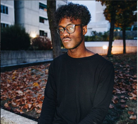 Salve a tutti! Sono un cantante e rapper di Reggio Emilia