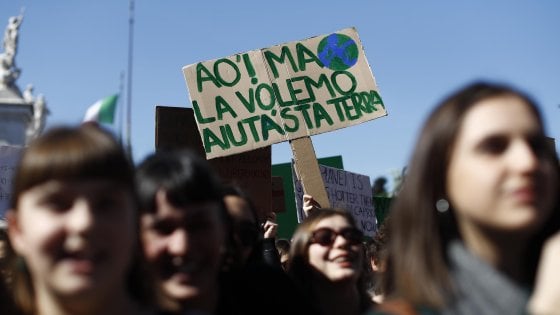 3° Global Strike Fridays for Future ROMA- Cambiamo il sistema, non il clima!
