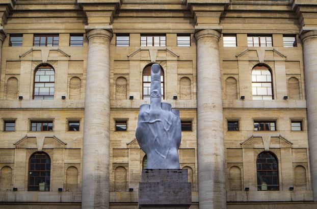 ARTE PER TUTTI ▪ Il dito medio di Cattelan