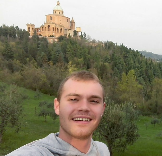 "È più facile una buona azione che un buon pensiero".

CESARE PAVESE ( Il mestiere di vivere )