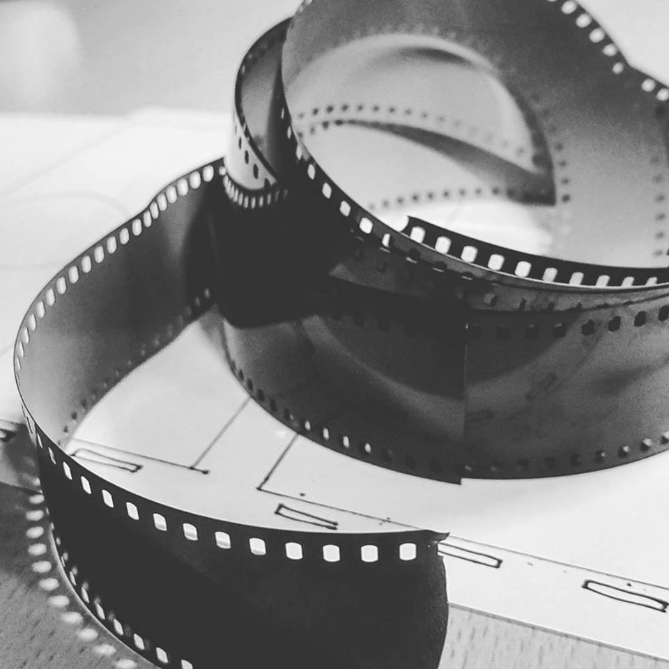 "2 in 1": Cortometraggio sui rischi sentimentali dei social
