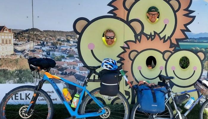 Cycling for Peace - 
40.000 euro per un ambulanza pediatrica