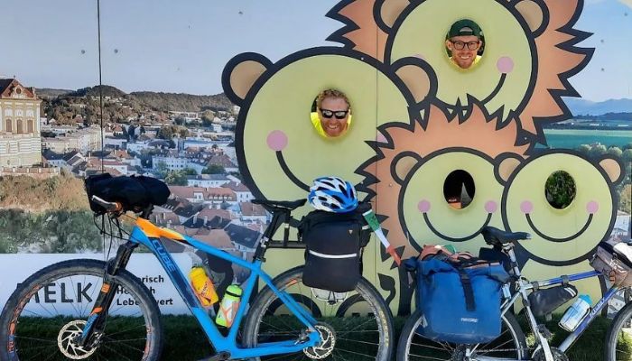 Cycling for Peace - 
40.000 euro per un ambulanza pediatrica