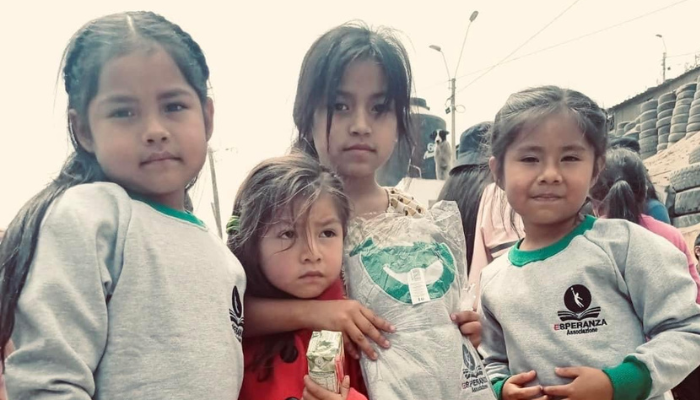 Dona una speranza ai bambini del Perù: il futuro inizia oggi con l'Associazione Esperanza!