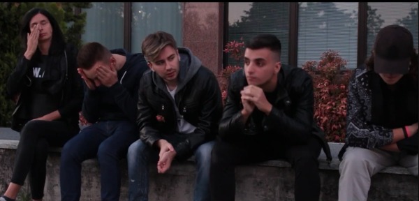 "Atypicals: La Serie Eroi a Cui Non Importa Nulla"