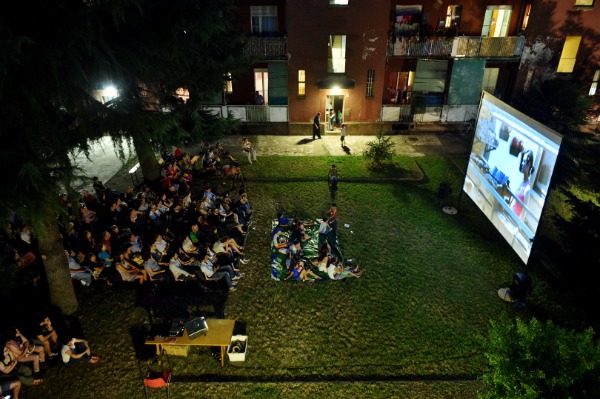 Ci hanno rubato Scendi c'è il Cinema!
