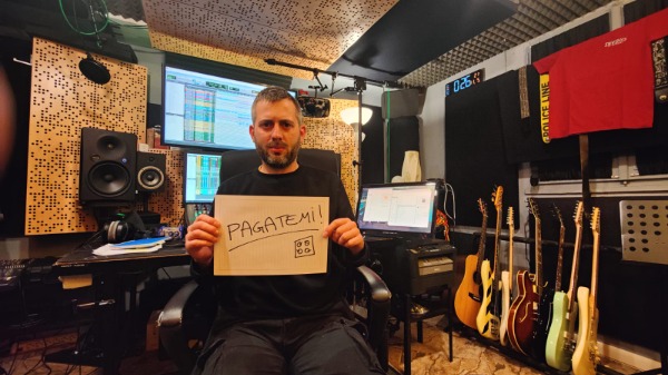 GLI SKANDALS HANNO BISOGNO DI SOLDI