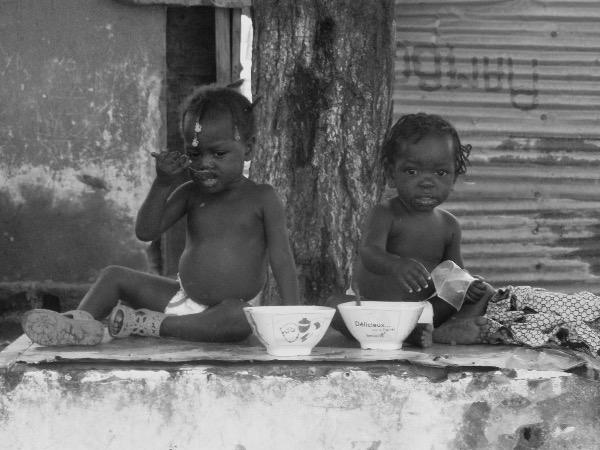 “Oltre le Distanze –Salute e Comunità nei Quartieri di Luanda”