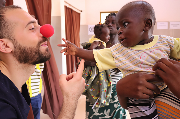 Operazione Ombra: piantiamo 100 Alberi per i bambini di Sabou