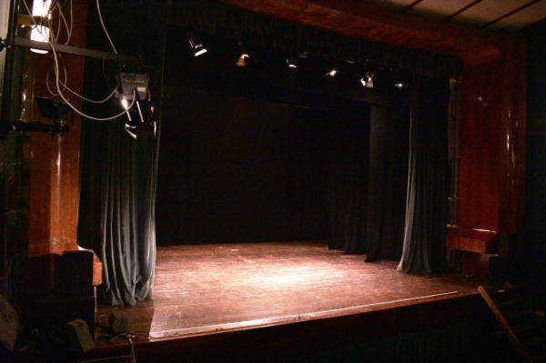 Un Nuovo Palco per Nuove Storie - Partecipa al rifacimento del palco del Teatro Nuovo di Pisa Un Nuovo Palco per Nuove Storie - Partecipa al rifacimento del palco del Teatro Nuovo di Pisa