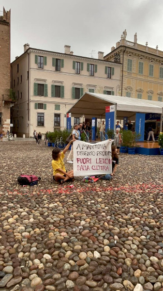 Sostieni No Food No Science: contro la repressione, per continuare a lottare Sostieni No Food No Science: contro la repressione, per continuare a lottare