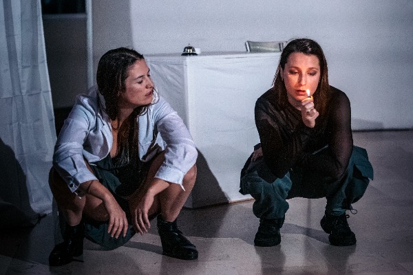 Contribuisci alla realizzazione di uno spettacolo teatrale sul Burnout Contribuisci alla realizzazione di uno spettacolo teatrale sul Burnout