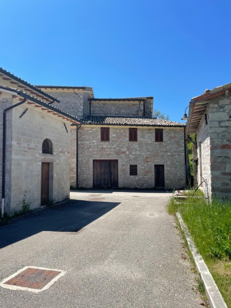 Insieme, custodiamo la cappella di Mevale Insieme, custodiamo la cappella di Mevale