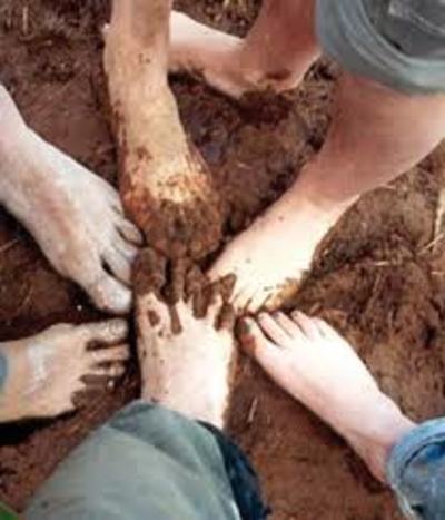 La salute vien zappando!! 
mani e piedi in "terra" per tutti